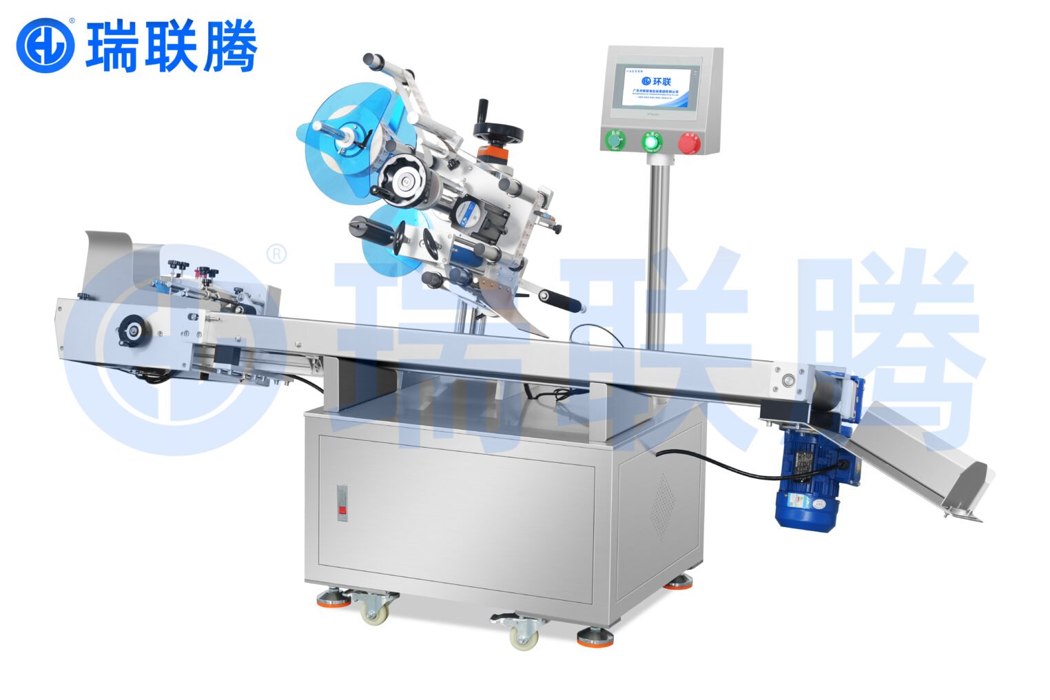 可以精准将标签贴到指定位置的全自动卡片贴标机停放在这里，等待工作人员调配